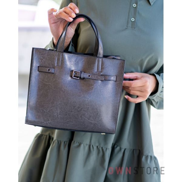 Купить онлайн небольшую серую женскую сумку с ремешком впереди - арт.6607