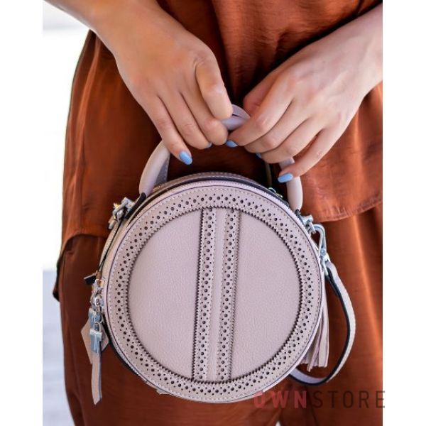 Купить онлайн круглую кожаную женскую сумочку цвета капучино - арт.6900